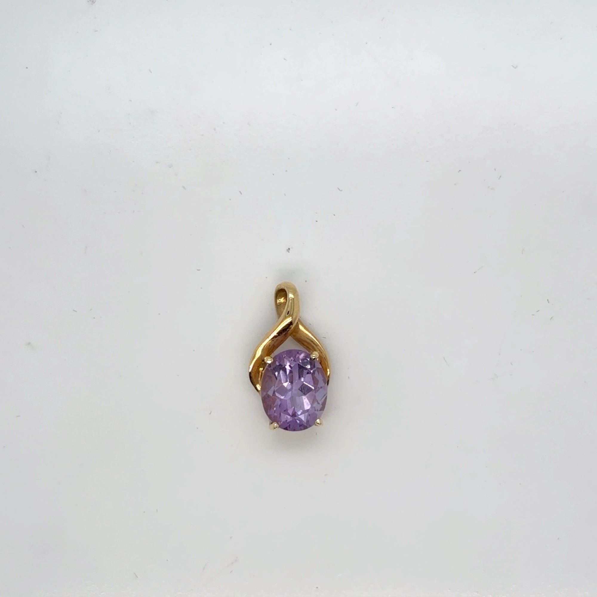 14K Yellow Gold Oval Amethyst Solitaire Pendant, Pre-Owned Fine (view 4)