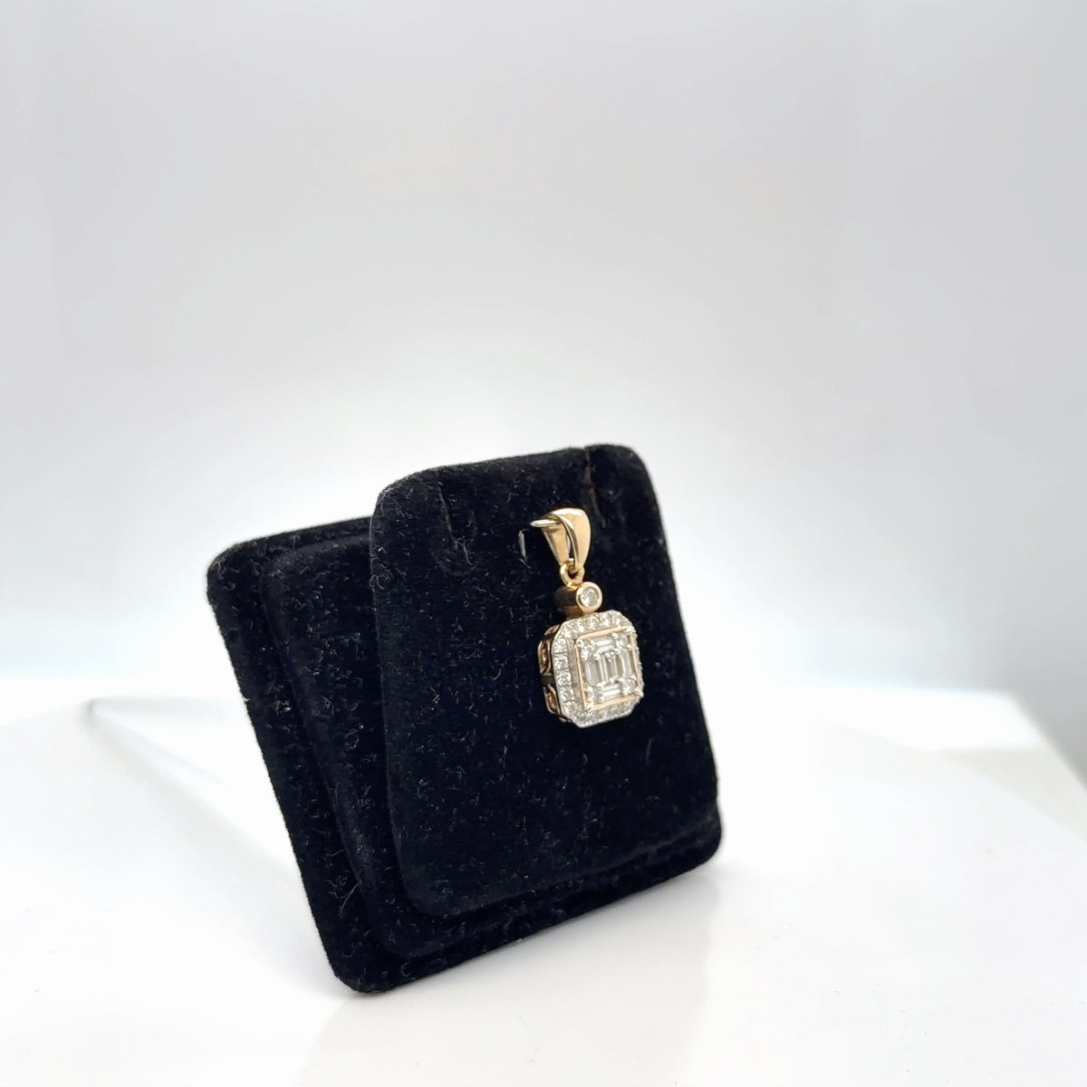 Diamond Cluster Pendant 10K Yellow Gold 0.50 CTW Baguette Round Halo (view 2)