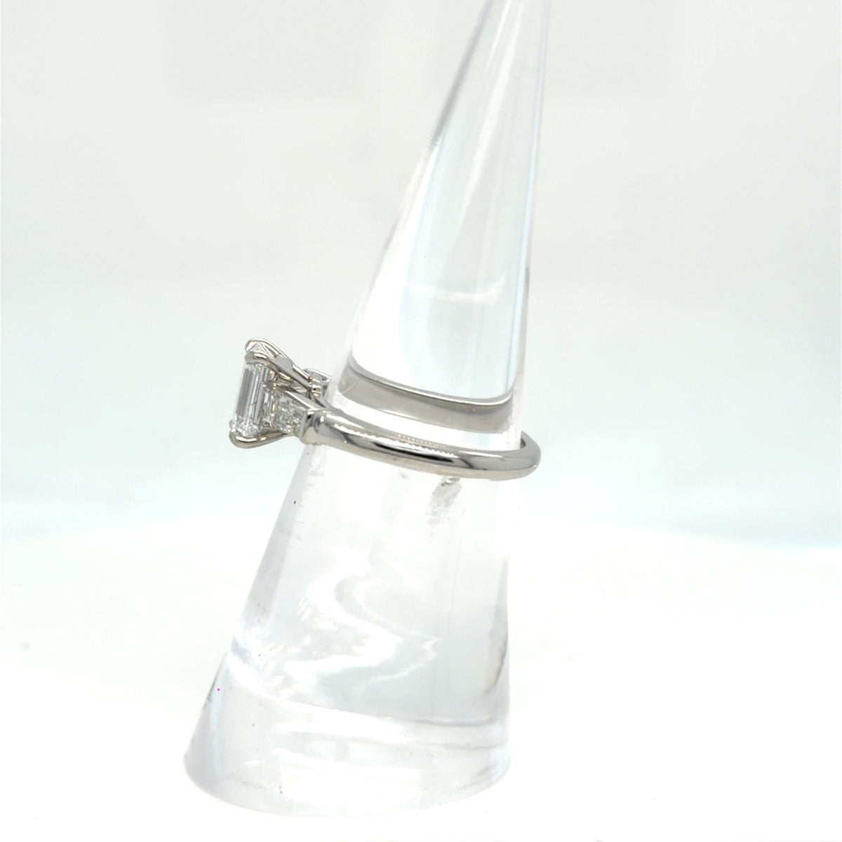 Tiffany & Co. Platinum 1.53ct Emerald Cut Diamond 2.11ctwa Ring Size 6 (view 3)