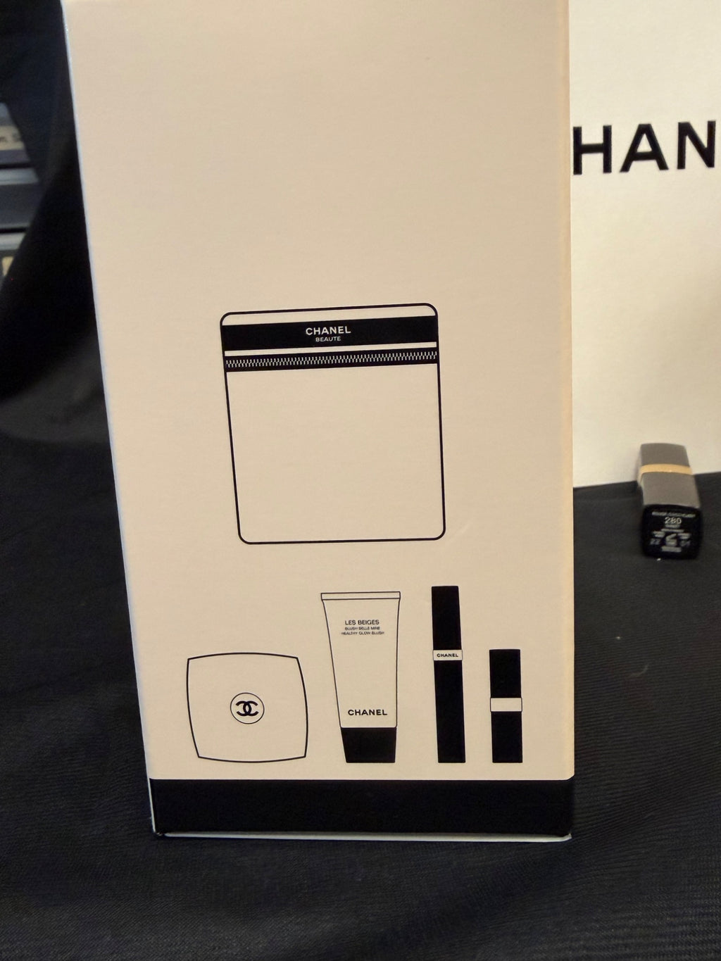 Chanel Les Beiges Healthy Glow Summer Essentials Beauty Kit Set 184.219 (view 13)