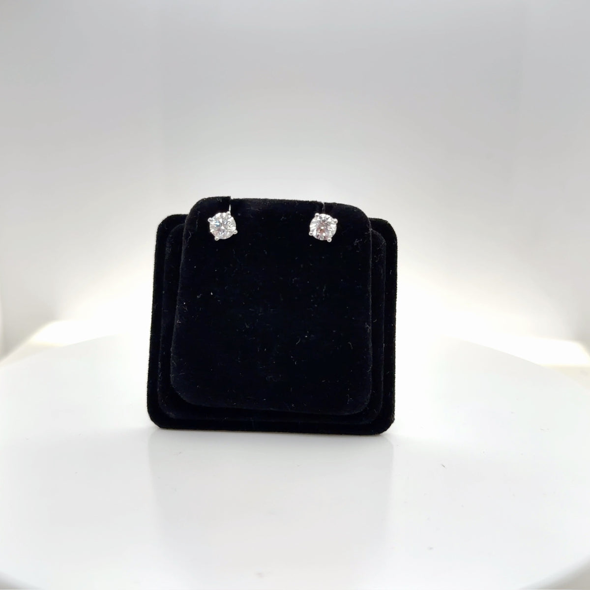 14K White Gold Natural Diamond Stud Earrings 0.80 ctw G I1 Round Brilliant (view 1)