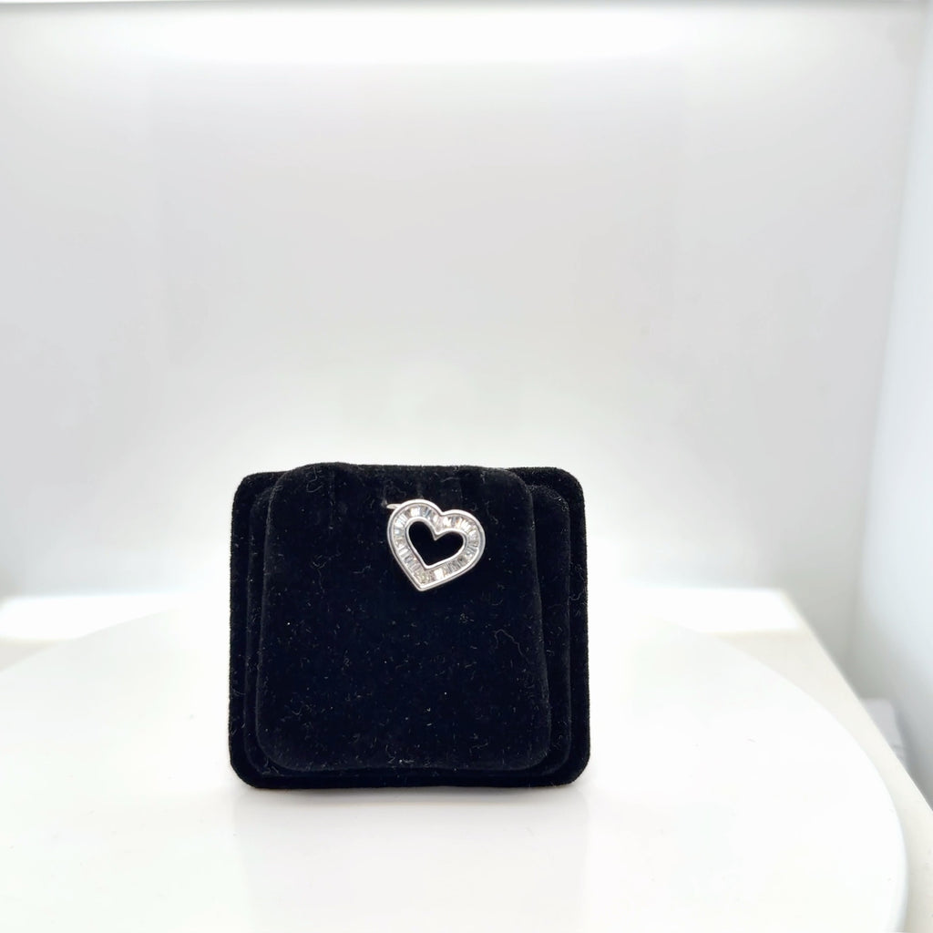 14K White Gold Baguette Diamond Heart Pendant .25 ctw I SI/I1 (view 3)