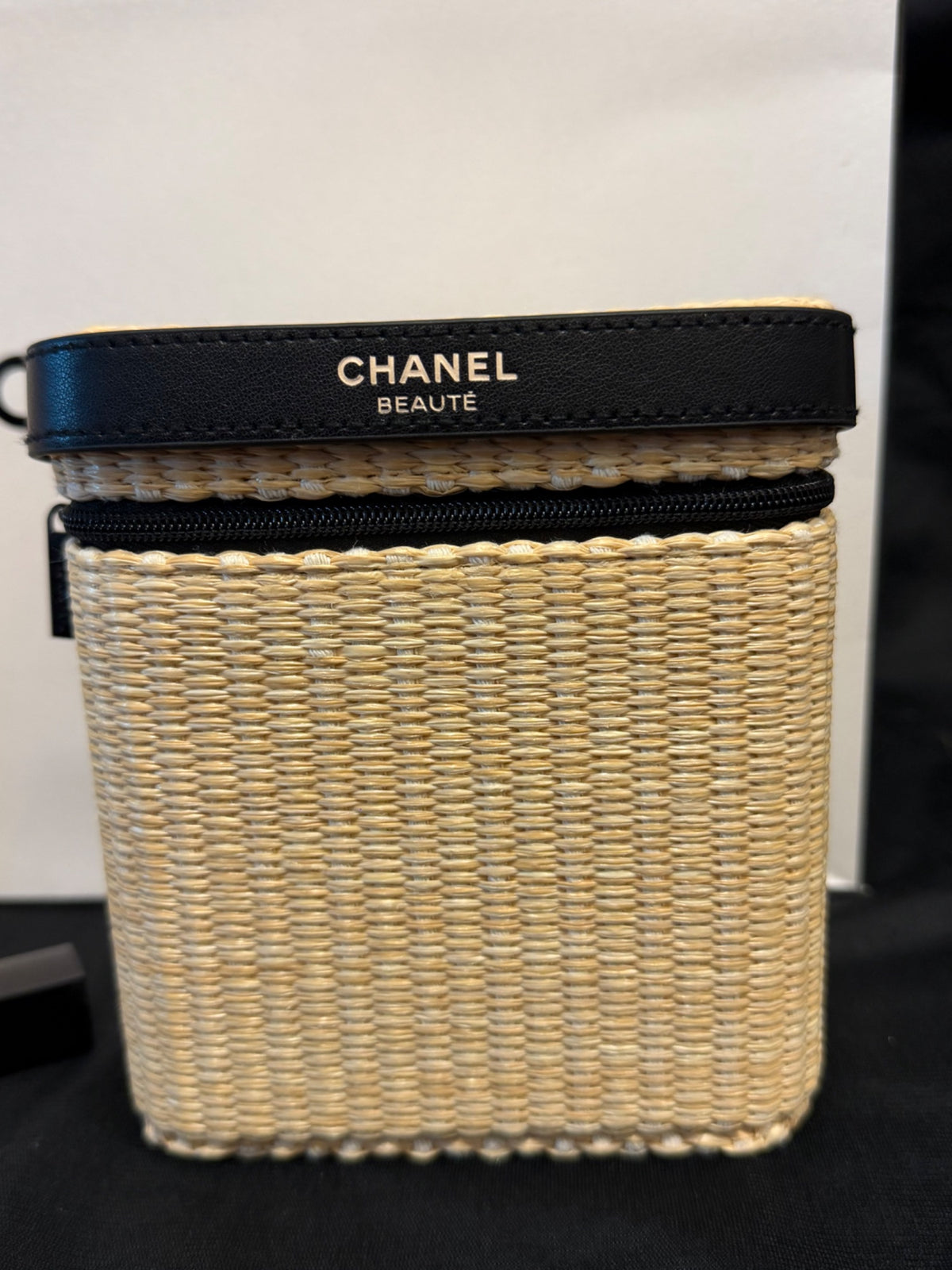 Chanel Les Beiges Healthy Glow Summer Essentials Beauty Kit Set 184.219 (view 15)