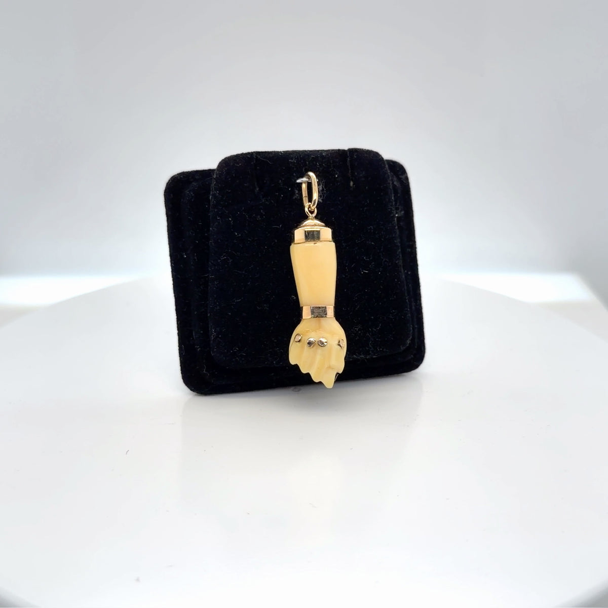 14K Yellow Gold Figa Hand Charm Pendant, Carved Ivory-Tone, 3.16g