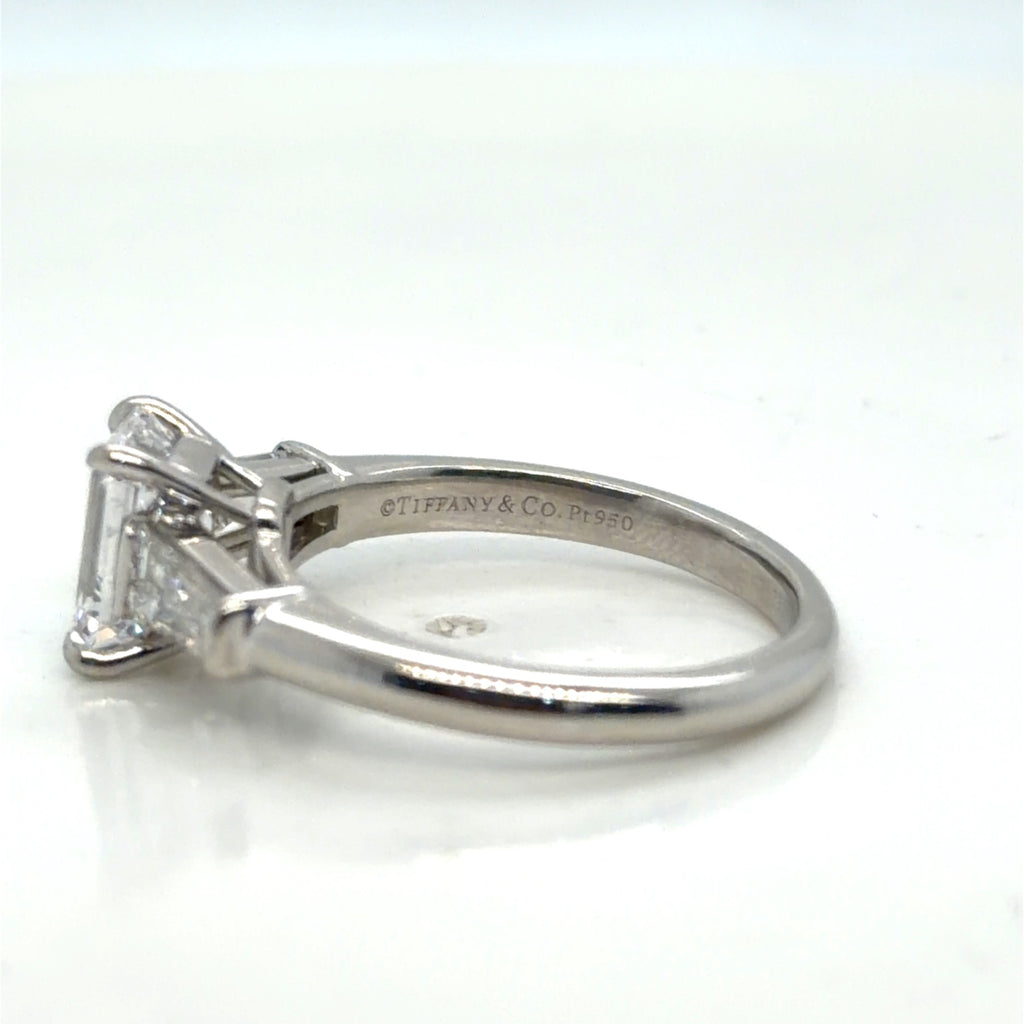 Tiffany & Co. Platinum 1.53ct Emerald Cut Diamond 2.11ctwa Ring Size 6 (view 6)