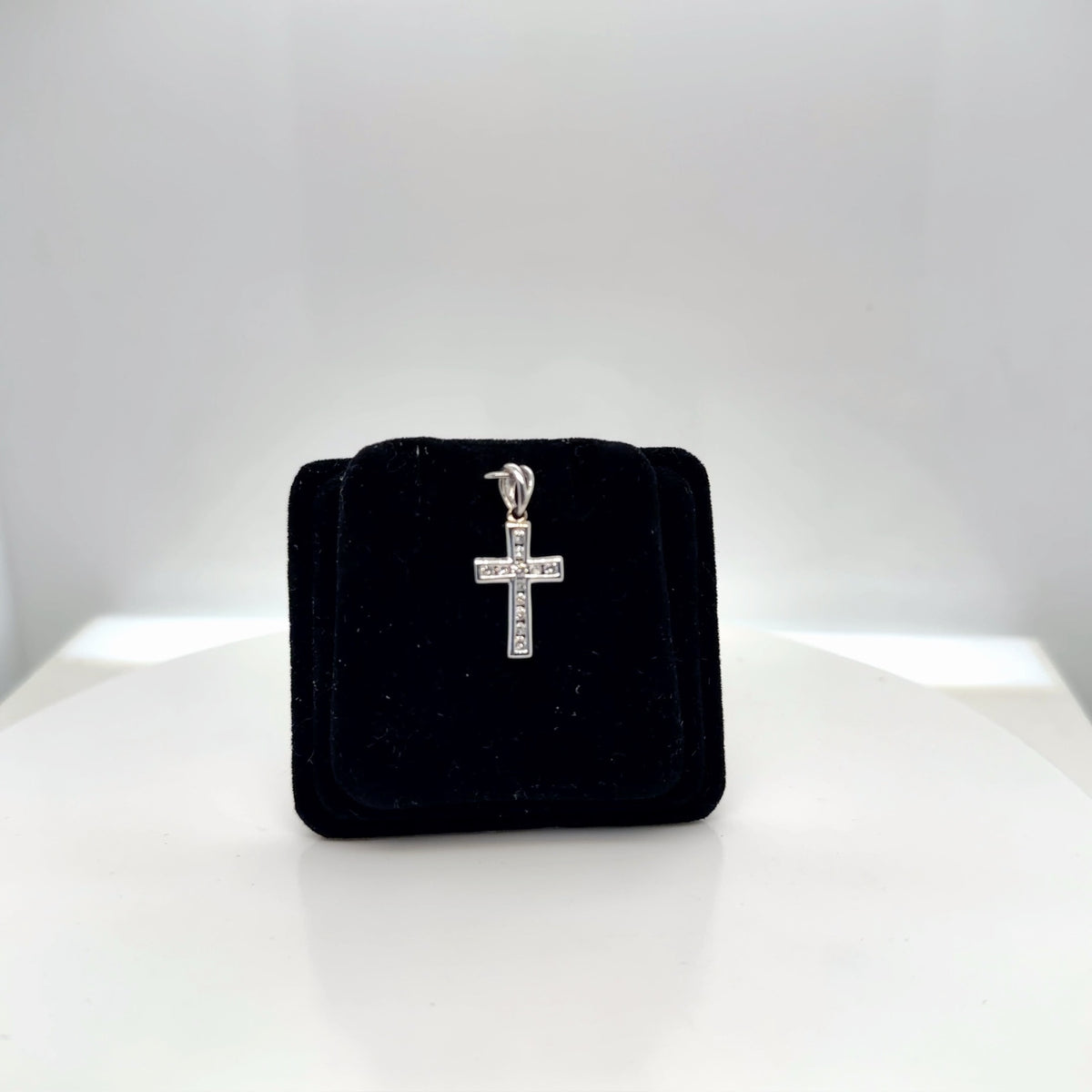 14K White Gold Diamond Cross Pendant 0.18ctw Natural Round I I1