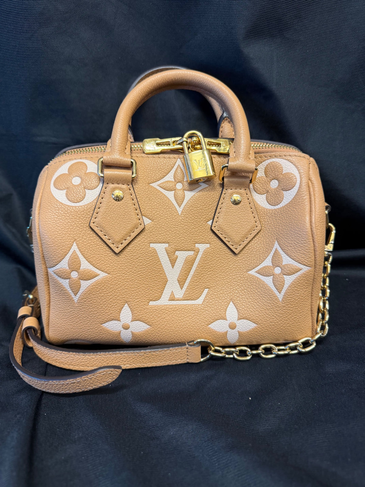 Louis Vuitton Speedy Bandouliere 20 Bi-Color Monogram Empreinte Caramel (view 2)