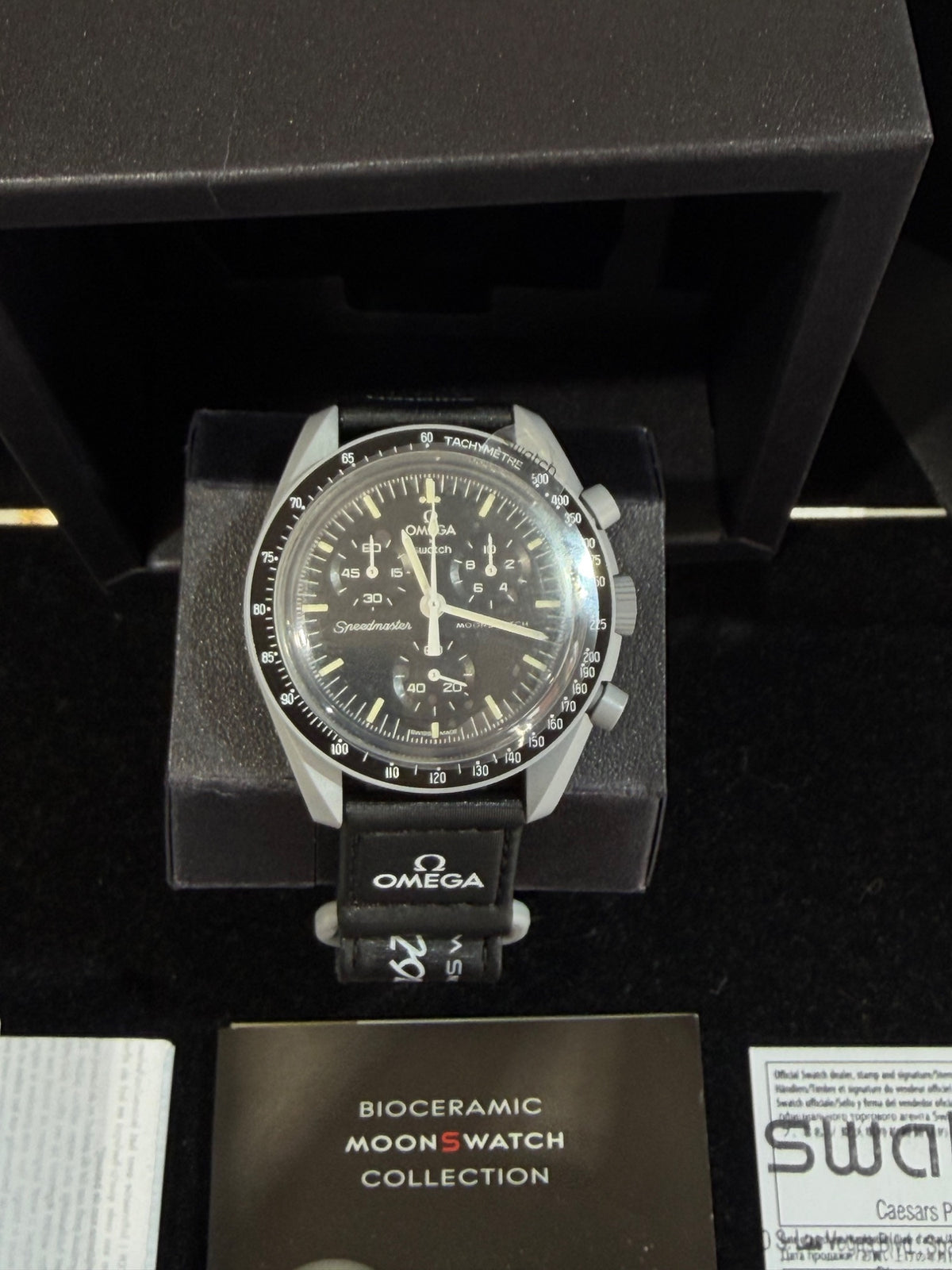 Omega x Swatch MoonSwatch Mission to Moon Bioceramic SO33M100 42mm (view 2)