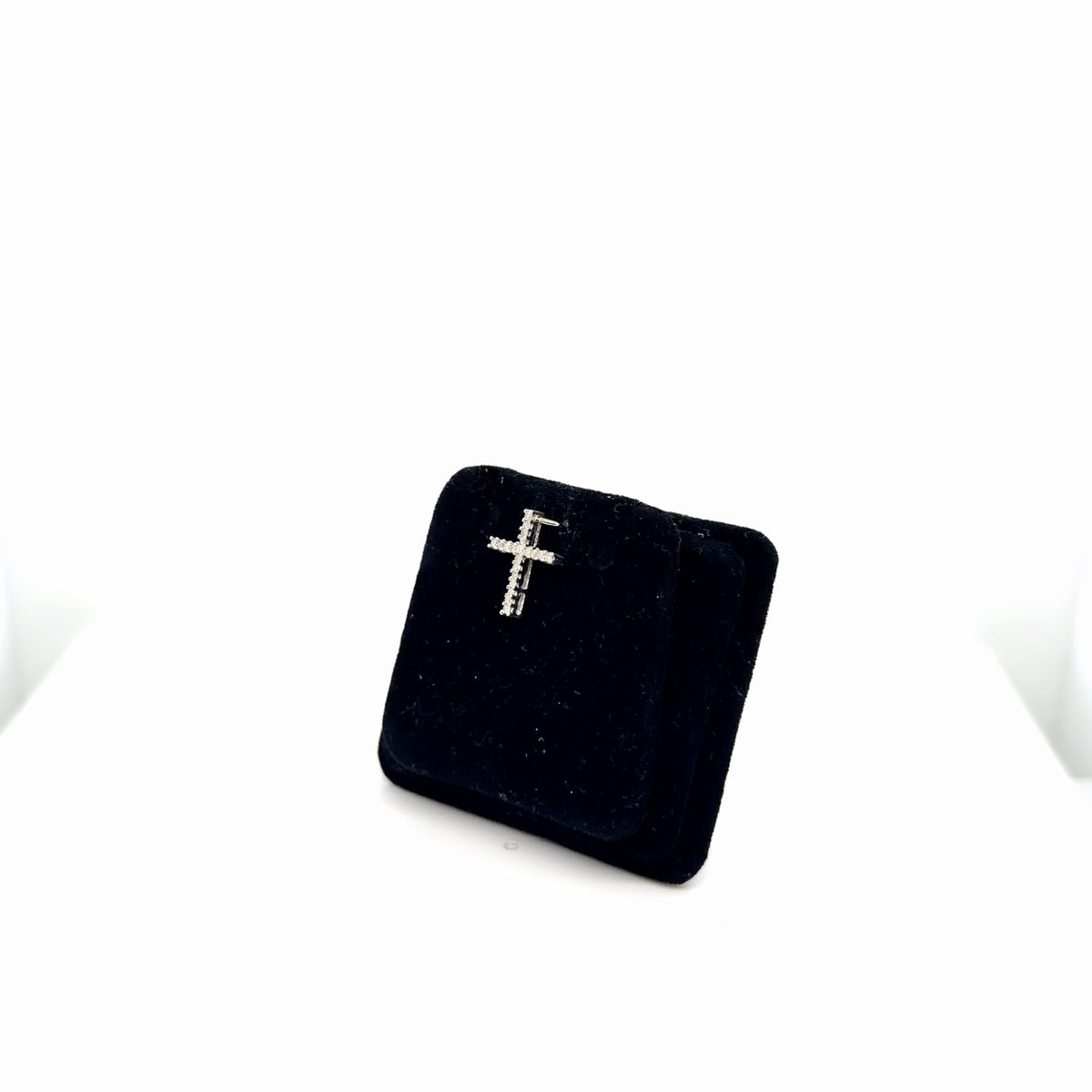 14K White Gold Diamond Cross Pendant 0.08 Ctw Natural Round Cut (view 2)