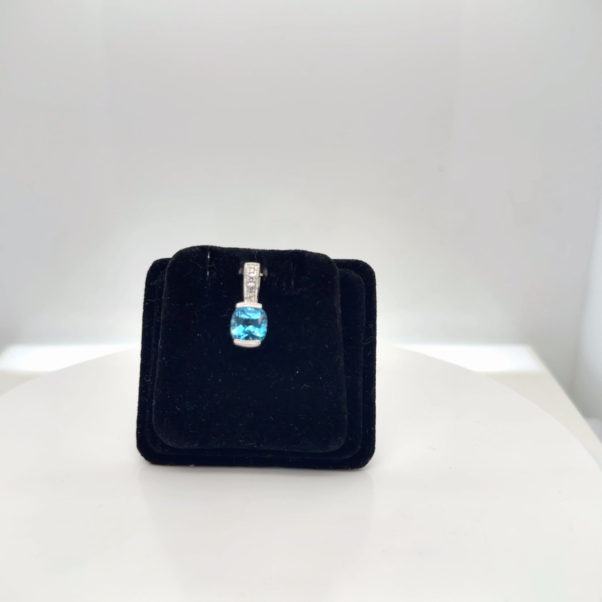 Blue Topaz Diamond Pendant 10K White Gold Cushion Cut, 1.73g
