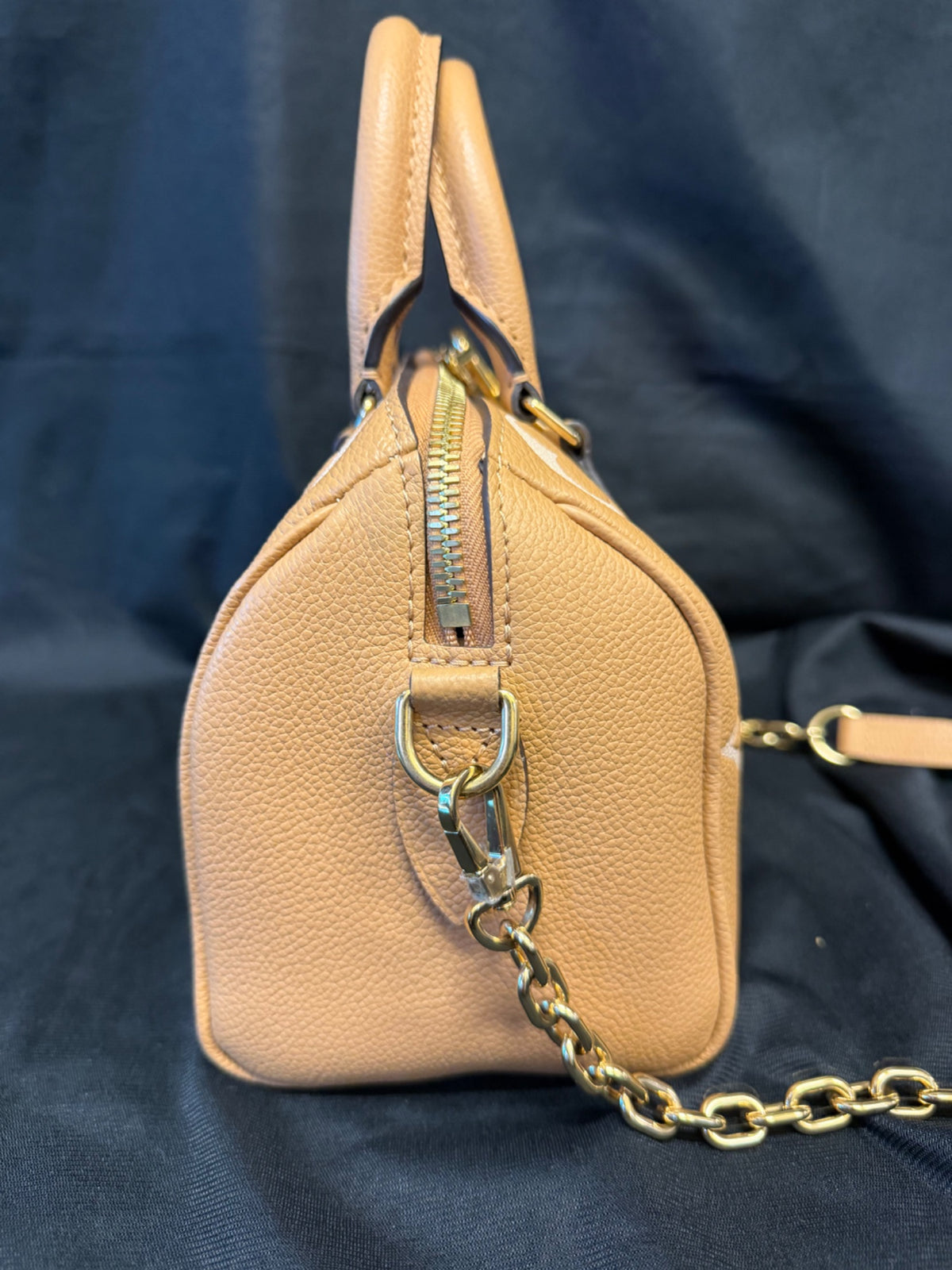 Louis Vuitton Speedy Bandouliere 20 Bi-Color Monogram Empreinte Caramel (view 3)
