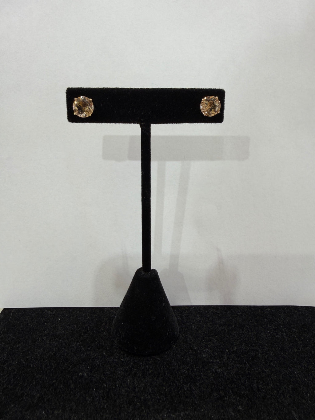 14K Yellow Gold Round Citrine Solitaire Stud Earrings, 1.39g
