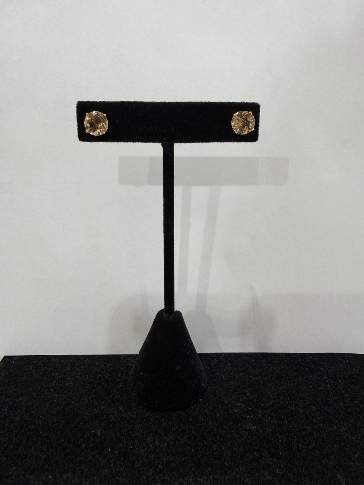 14K Yellow Gold Round Citrine Solitaire Stud Earrings, 1.39g