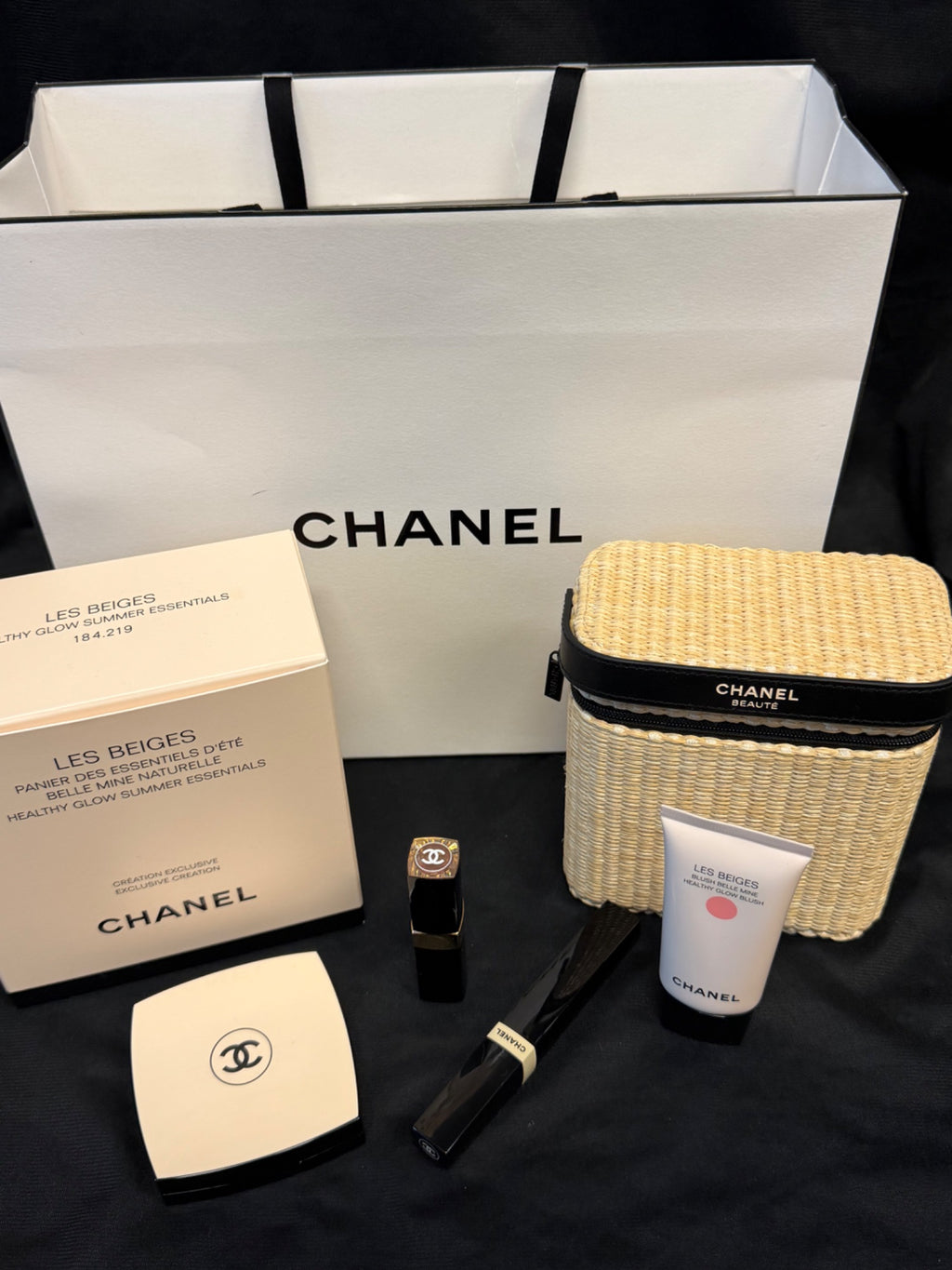Chanel Les Beiges Healthy Glow Summer Essentials Beauty Kit Set 184.219 (view 3)