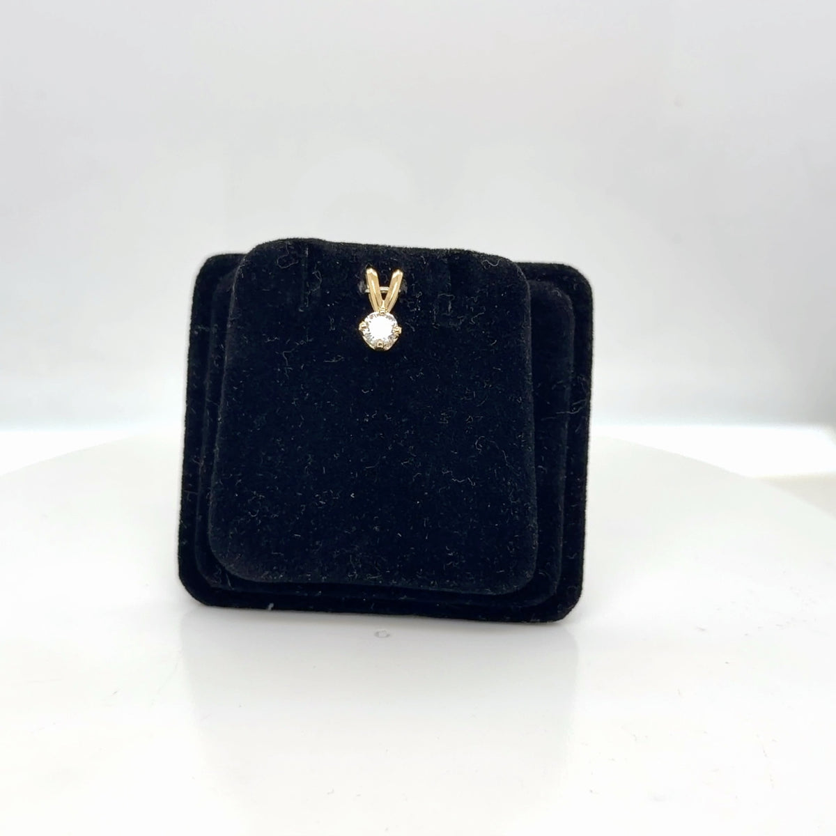 14K Yellow Gold Diamond Solitaire Pendant 0.24 Ctw Natural Round G SI (view 2)