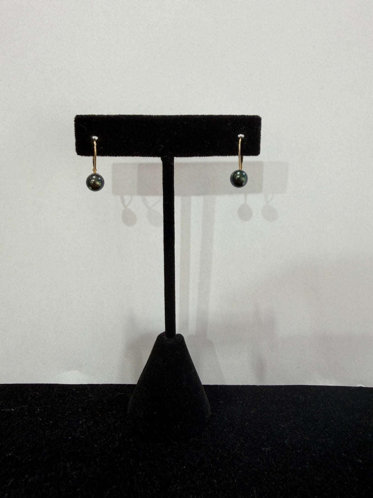 14K Yellow Gold Natural Black Pearl Leverback Drop Earrings 6.33mm