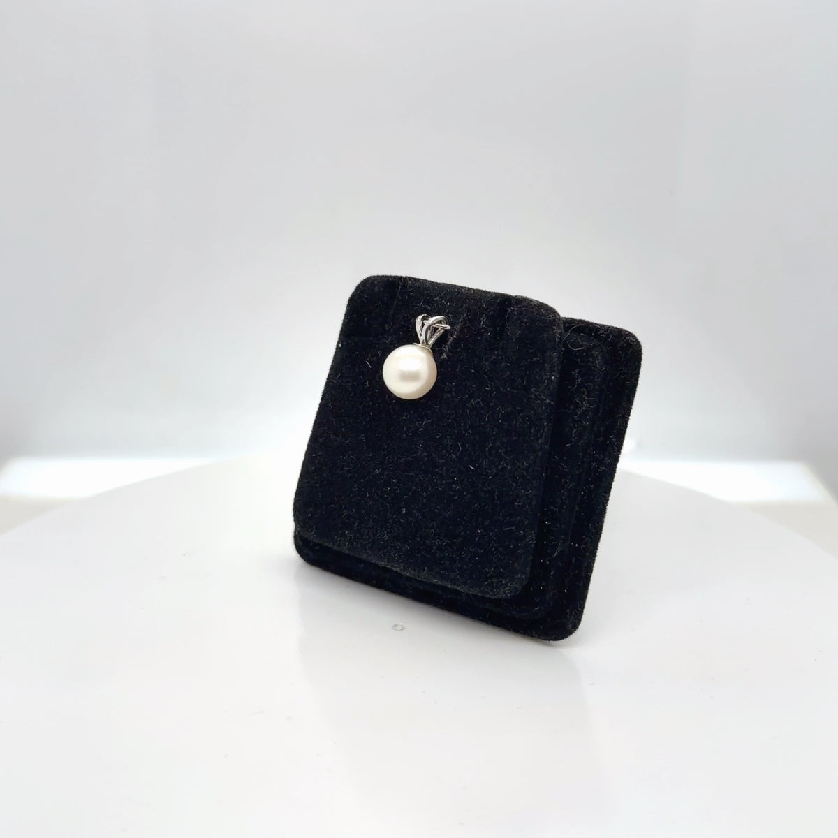 14K White Gold Natural Pearl Solitaire Pendant, 7.49mm (view 2)