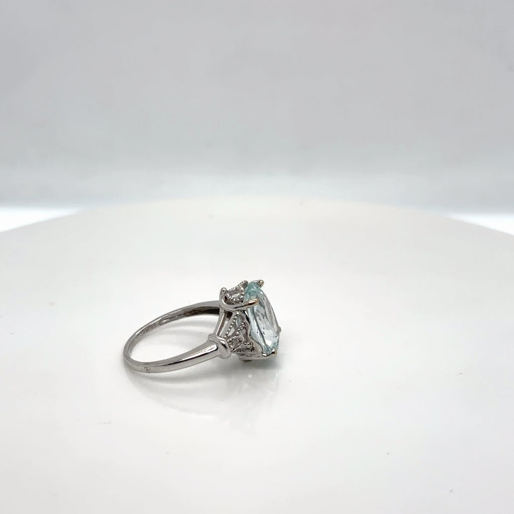14K White Gold Blue Topaz Oval Diamond Accent Cocktail Ring Size 7 (view 4)