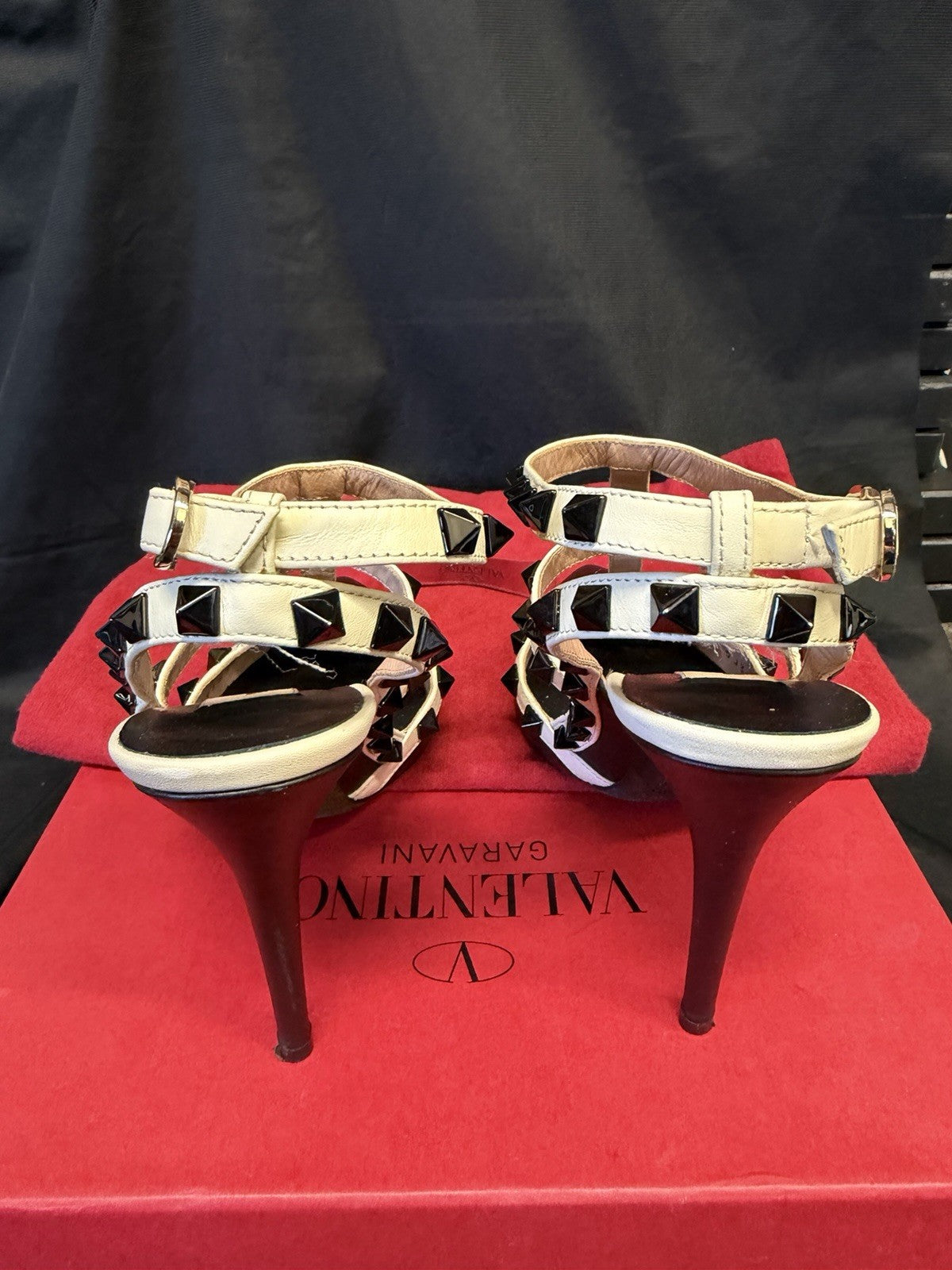 Valentino Garavani Rockstud Pumps Black/White Studded Heel Size 36 (US 6) (view 3)