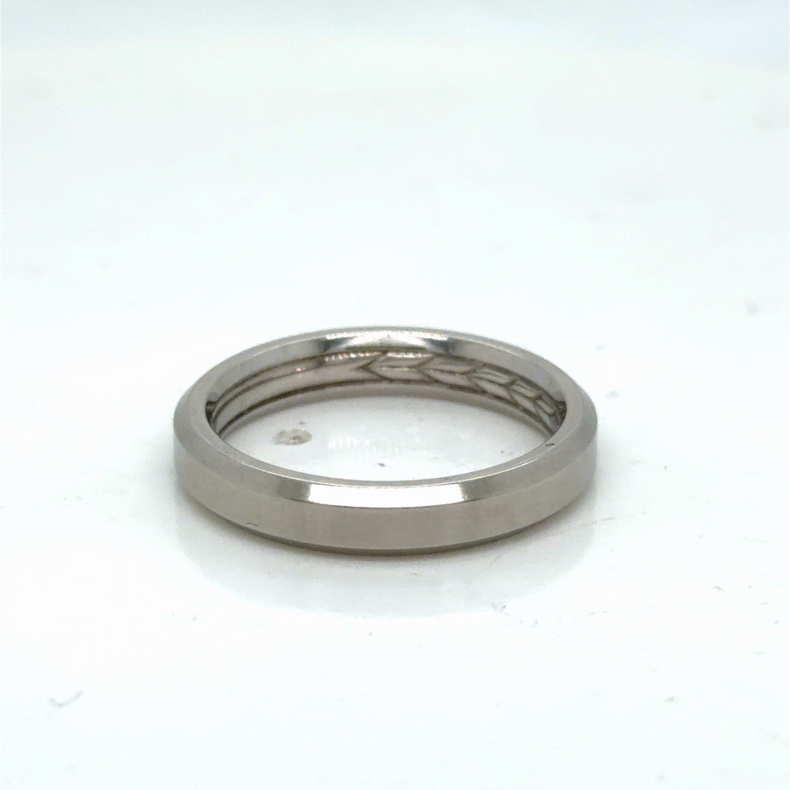 David Yurman Beveled Band Ring 18k White Gold AU 750 4 mm Size 8 — view 6