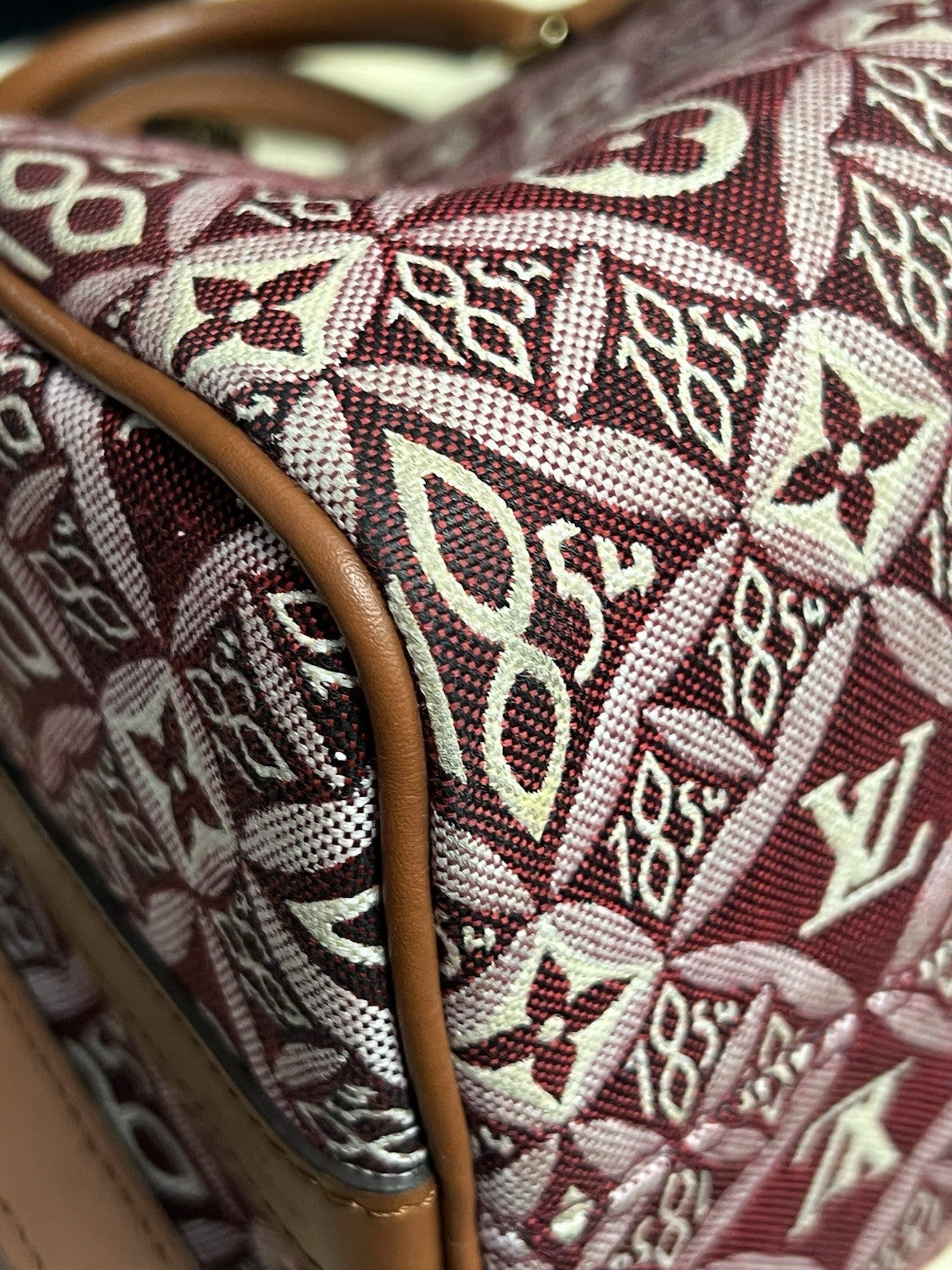 Louis Vuitton Speedy Bandouliere 25 Burgundy Jacquard 1854 Limited Edition (view 17)