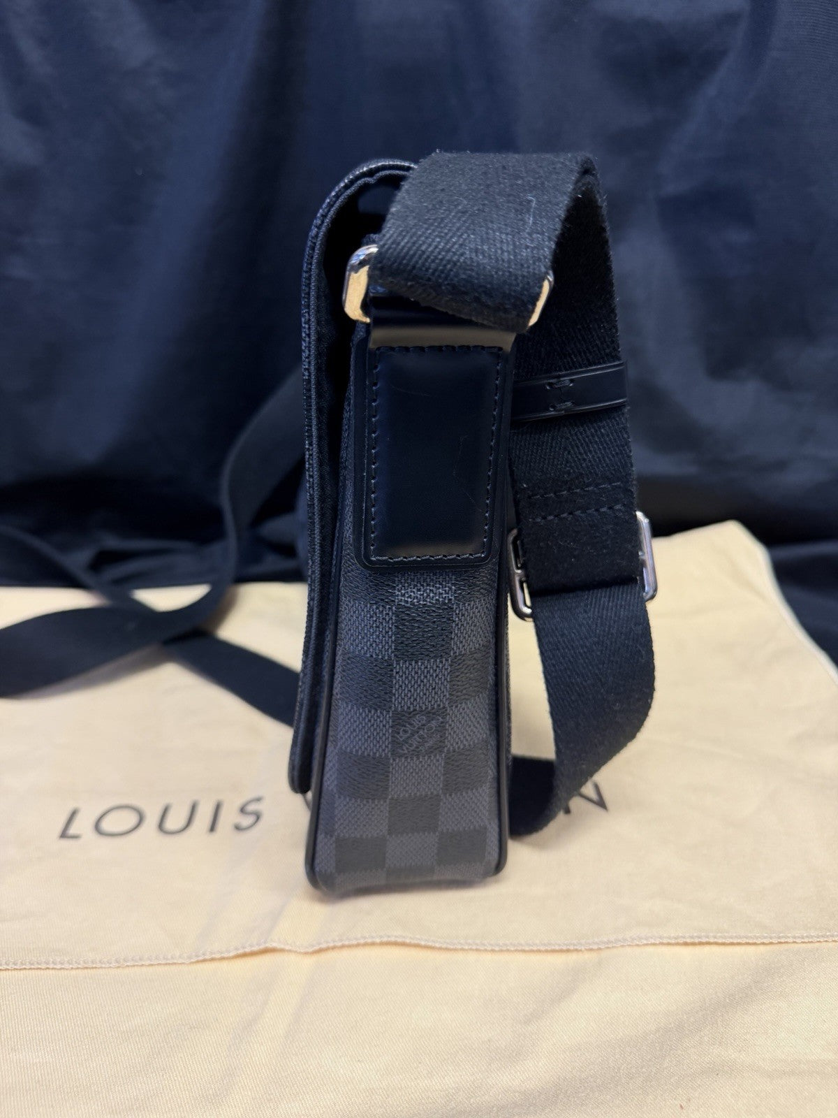 Louis Vuitton District PM Messenger Bag Damier Graphite Canvas Adjustable Strap — view 2