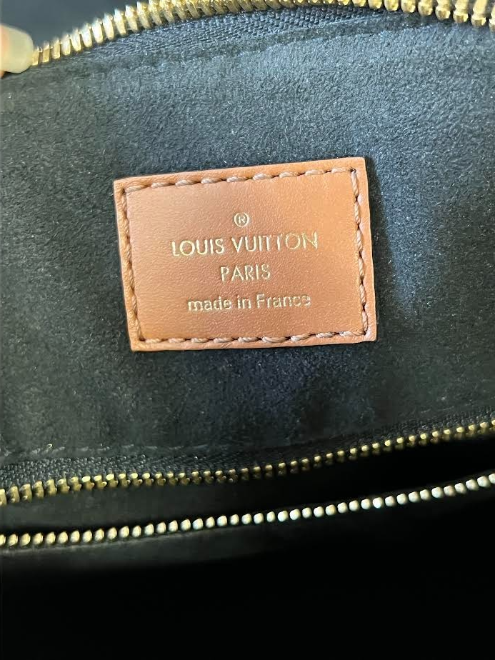 Louis Vuitton Black Monogram Wild AT Heart Speedy 25 Bandouliere Leather W Lock (view 9)