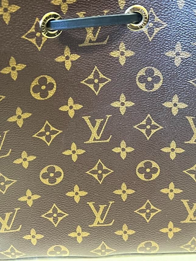 Louis Vuitton Neonoe MM Black Monogram M44020 Drawstring Bucket Bag (view 23)