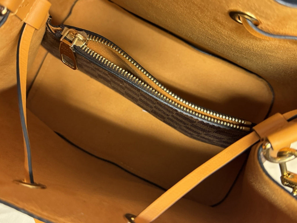Louis Vuitton Damier Ebene Neonoe MM Safran Classic Bucket Shoulder Bag (view 6)