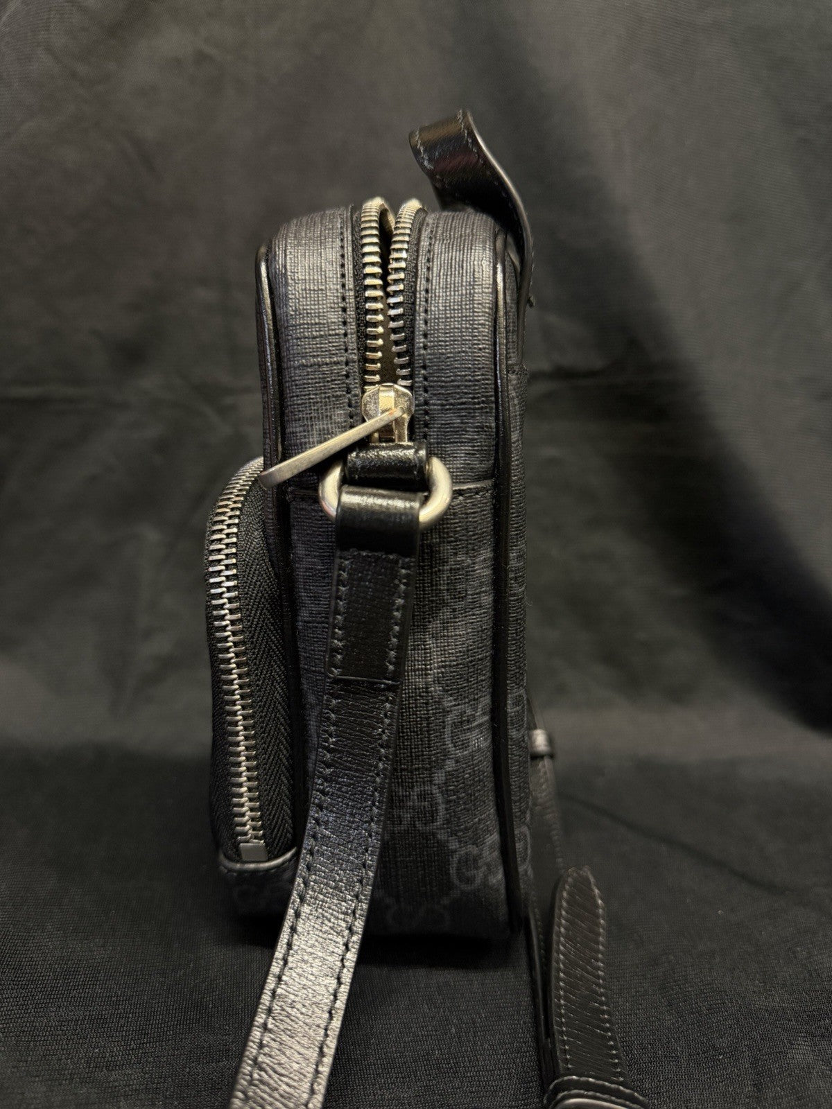 Gucci GG Supreme Mini Interlocking G Stachel Black Canvas Crossbody — view 4