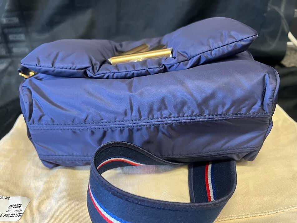 LOUIS VUITTON LV SKI TWIST MM PADDED SHOULDER BAG WOVEN REMOVABLE STRAP M23386 — view 4