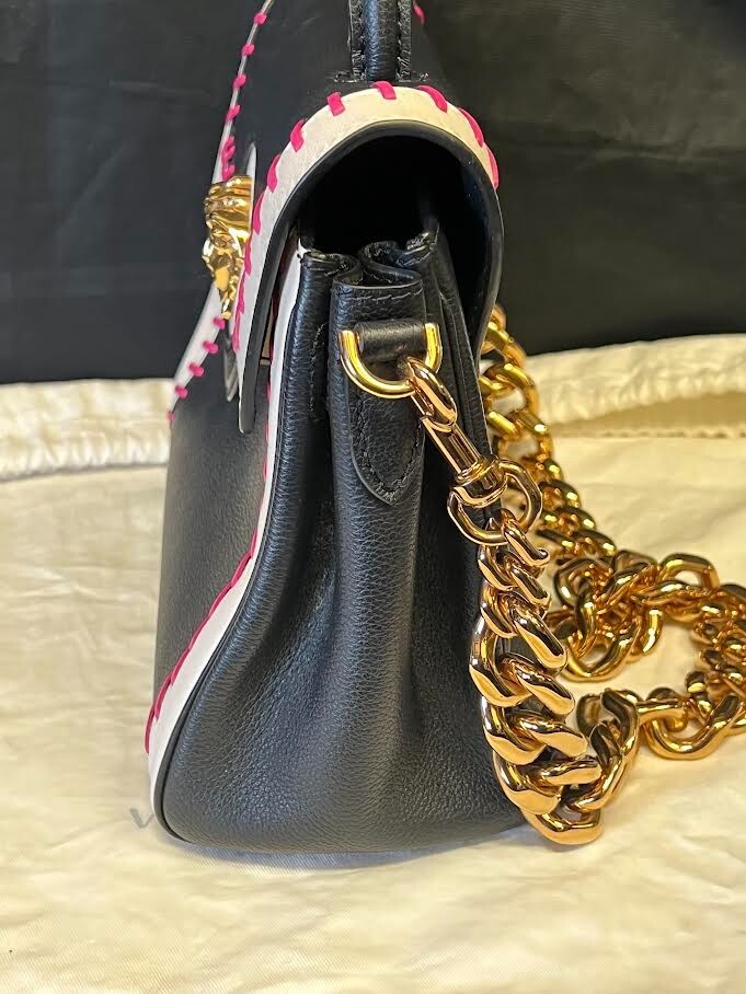 VERSACE LA MEDUSA MEDIUM STITCH TOP-HANDLE BAG W CHAIN BLACK AND WHITE CALFSKIN — view 3