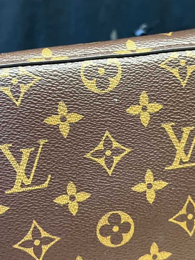 Louis Vuitton Neonoe MM Black Monogram M44020 Drawstring Bucket Bag (view 19)