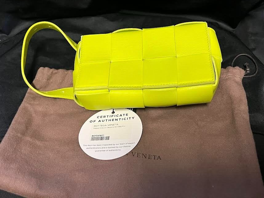 Bottega Veneta Belt Cassette Acidkiwi Intrecciato Nappa Leather Adjustable Strap (view 3)
