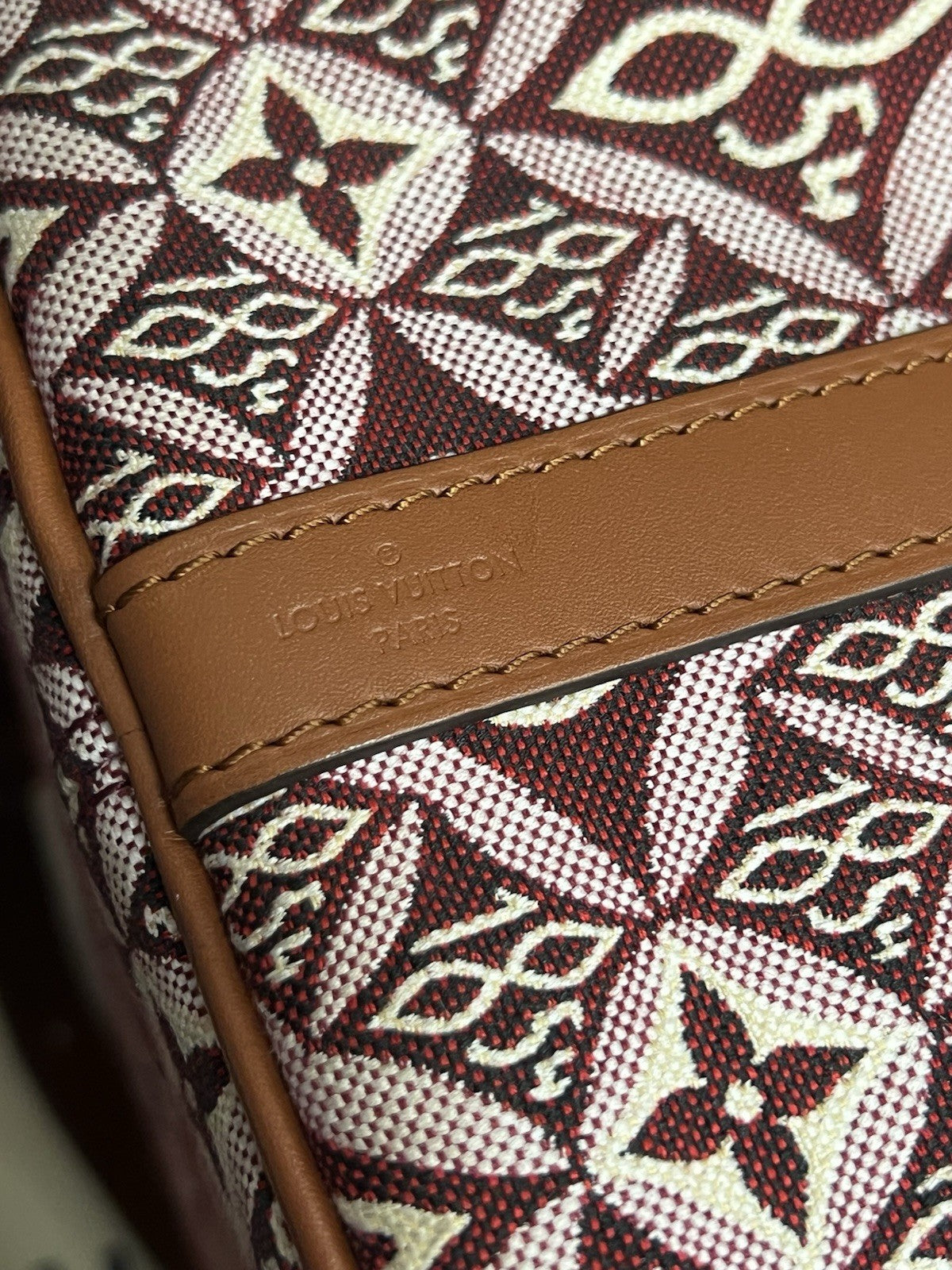 Louis Vuitton Speedy Bandouliere 25 Burgundy Jacquard 1854 Limited Edition (view 13)