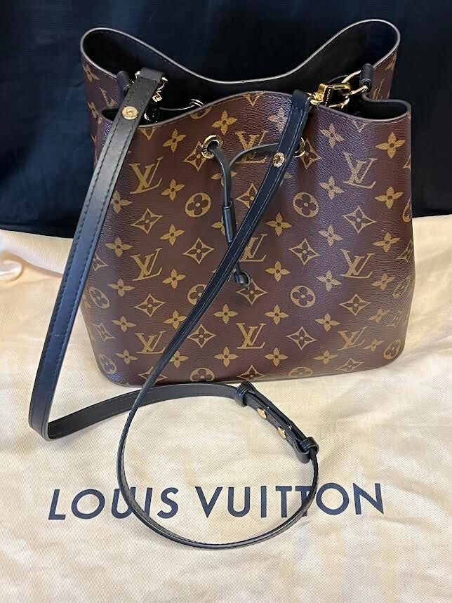 Louis Vuitton Neonoe MM Black Monogram M44020 Drawstring Bucket Bag (view 7)