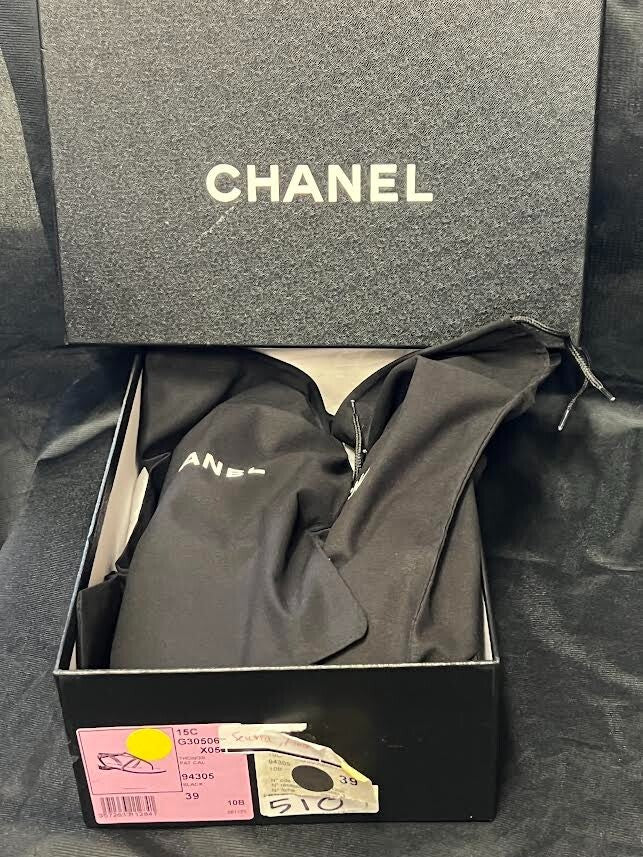 Chanel Sandals Interlocking CC Logo Patent Leather Gladiator 94305 Black (view 10)