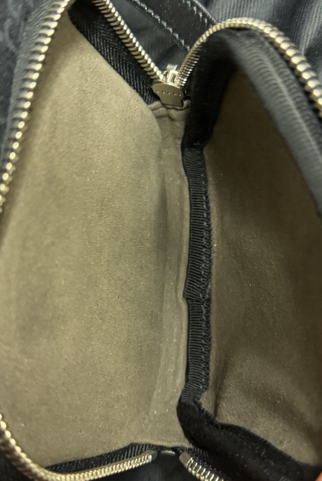 Gucci GG Supreme Mini Interlocking G Stachel Black Canvas Crossbody — view 8