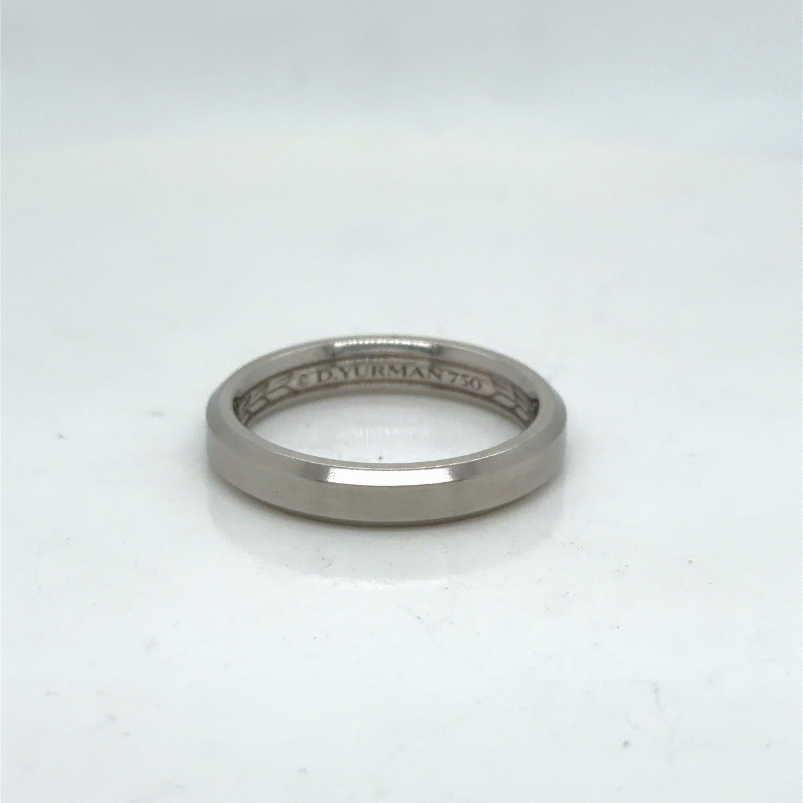 David Yurman Beveled Band Ring 18k White Gold AU 750 4 mm Size 8 — Certified Authentic | San Diego Jewelry Buyers