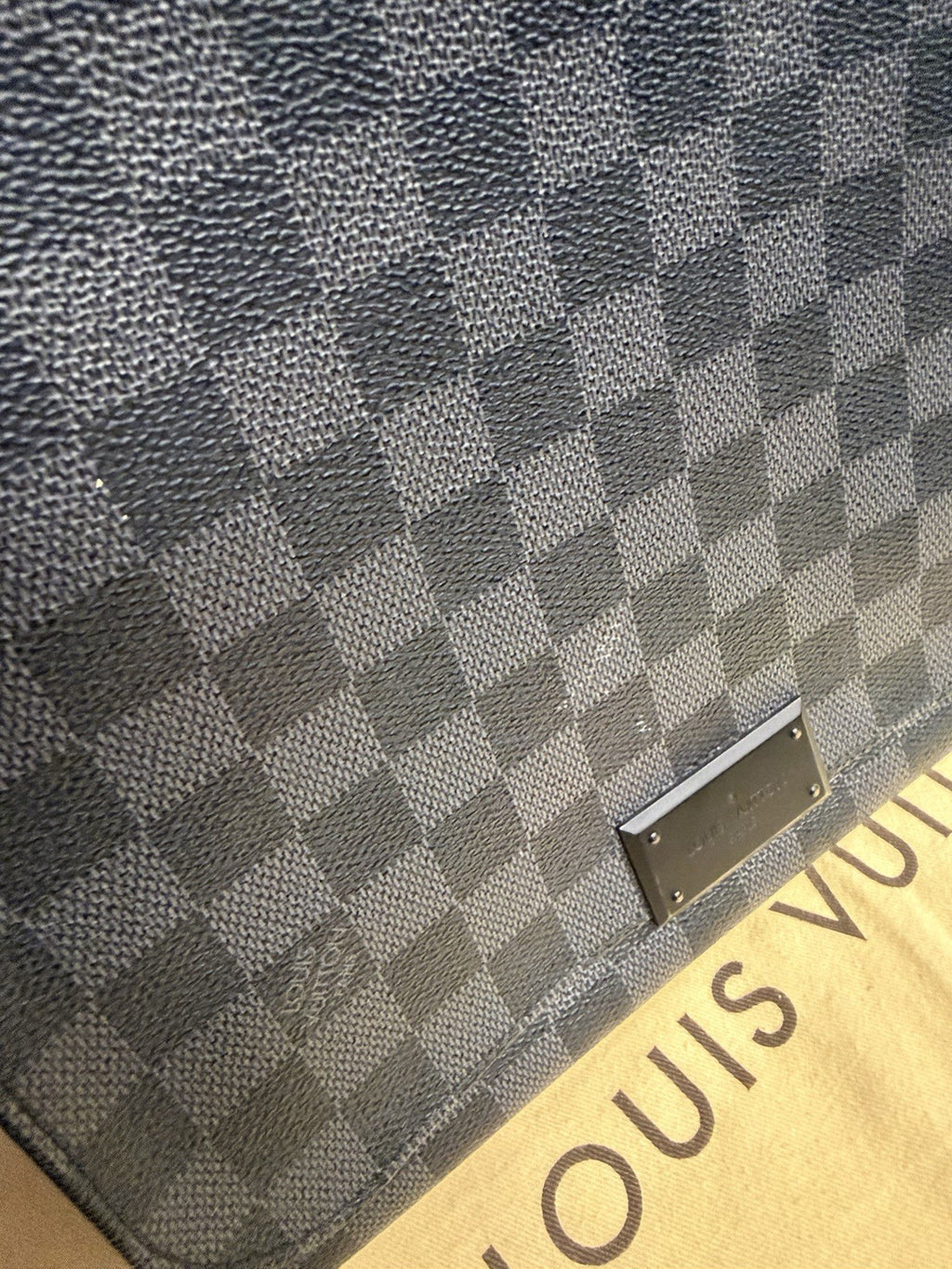 Louis Vuitton District PM Messenger Bag Damier Graphite Canvas Adjustable Strap (view 13)