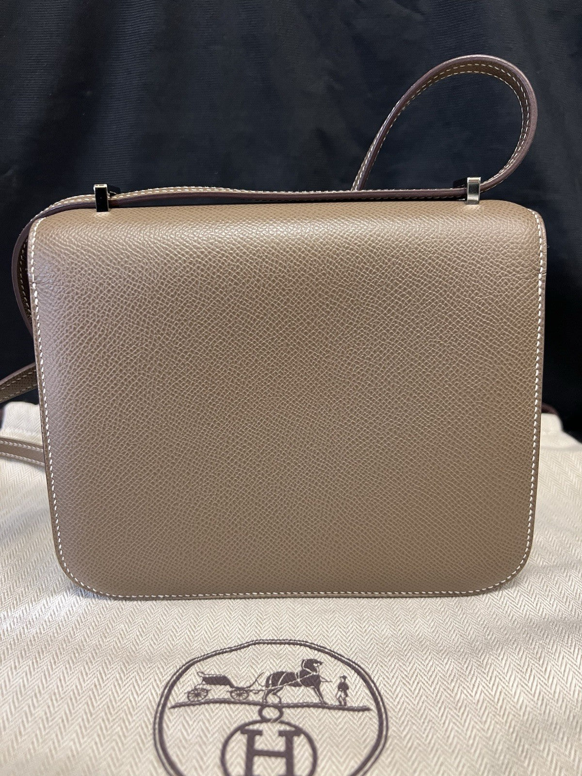 Hermes Constance 18 Shoulder Bag Etoupe Palladium Hardware Epsom Leather 2020 (view 4)