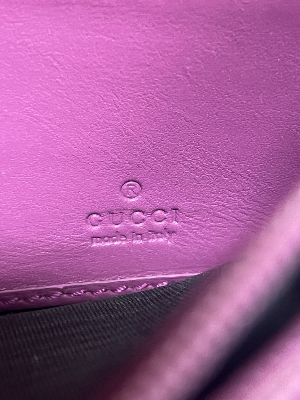 Gucci Red GG Supreme Long Wallet Clutch Removable Chain Straps Dust Bag and Box (view 11)