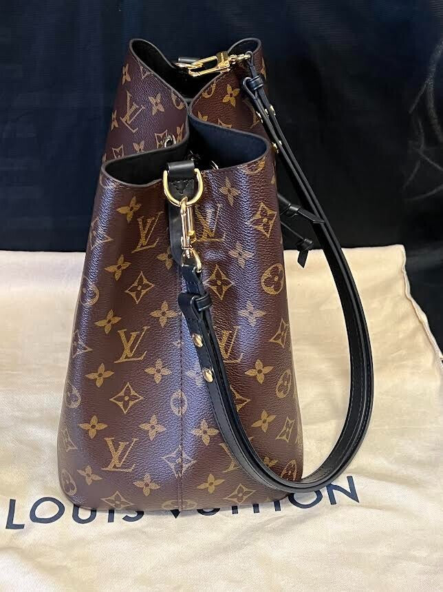 Louis Vuitton Neonoe MM Black Monogram M44020 Drawstring Bucket Bag (view 8)