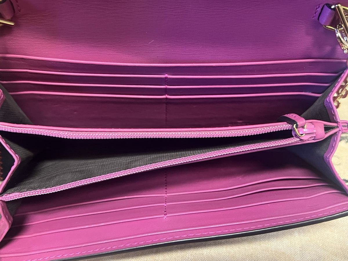Gucci Red GG Supreme Long Wallet Clutch Removable Chain Straps Dust Bag and Box (view 10)