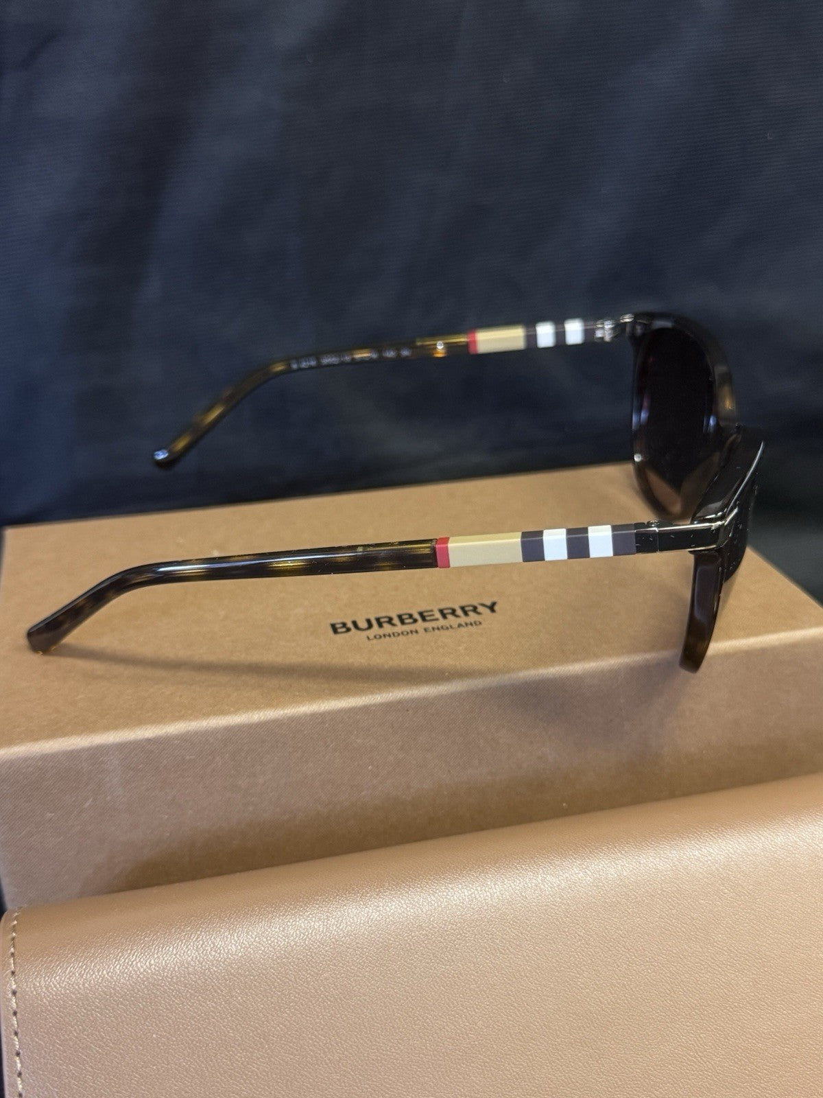 Burberry Dark Havana Frame Brown Gradient Lens Sunglasses BE4216 57-16/ 140 MM (view 8)