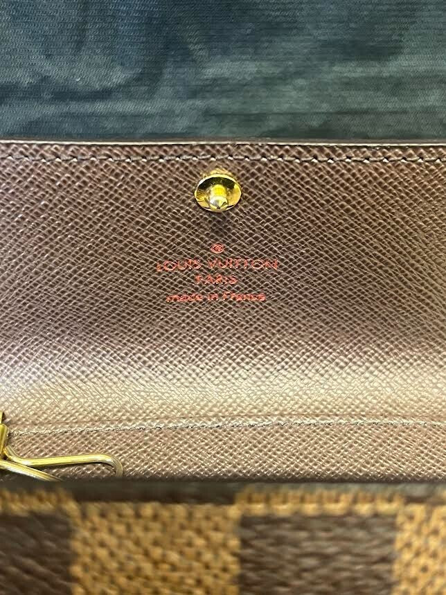 Louis Vuitton Damier Ebene 6 Key Holder (view 8)