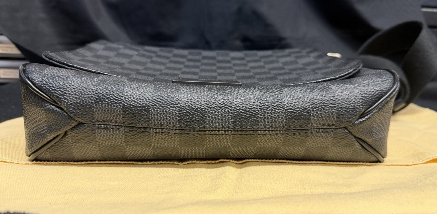Louis Vuitton District PM Messenger Bag Damier Graphite Canvas Adjustable Strap — view 5