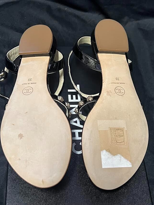 Chanel Sandals Interlocking CC Logo Patent Leather Gladiator 94305 Black (view 8)