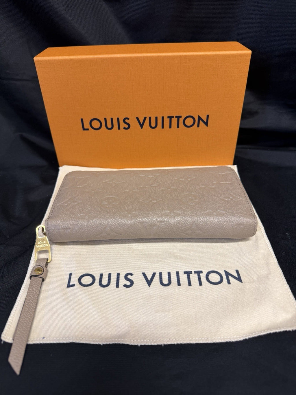 Louis Vuitton Zippy Wallet Monogram Empreinte Leather Turtledove M69034 (view 13)