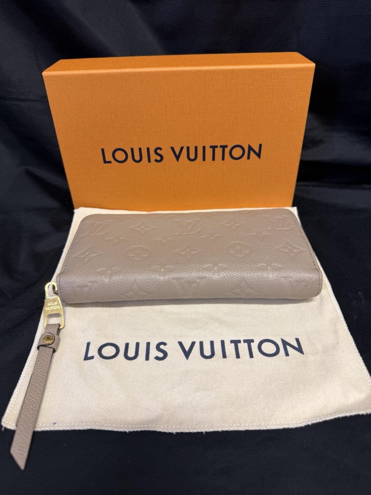 Louis Vuitton Zippy Wallet Monogram Empreinte Leather Turtledove M69034 (view 13)